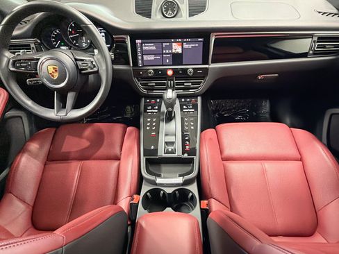 Certified 2026 Porsche Macan AWD/4WD image 16