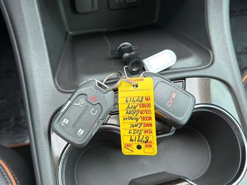 Used 2023 GMC Acadia AT4 w/ Technology Package AWD/4WD image 36