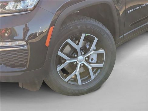 New 2025 Jeep Grand Cherokee Limited w/ Trailer Tow Package image 10