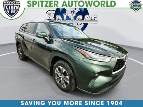 Used 2024 Toyota Highlander XLE AWD/4WD image 1