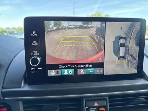 Used 2023 Honda Pilot Elite image 12