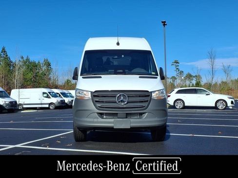 Used 2025 Mercedes-Benz Sprinter 2500 image 3