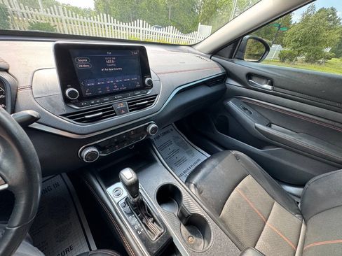 Used 2021 Nissan Altima 2.5 SR FWD image 18