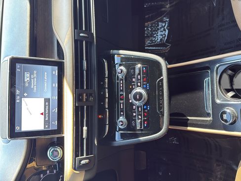 Used 2020 Lincoln Corsair Reserve w/ Equipment Group 201A FWD image 19