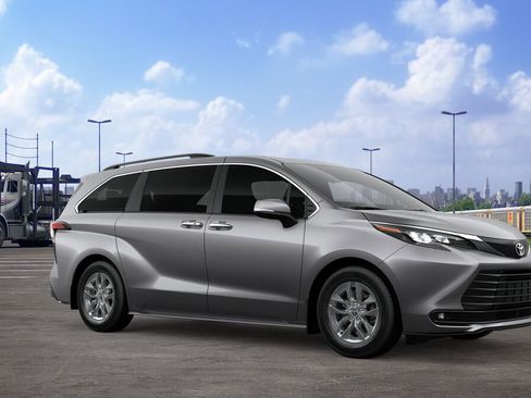 New 2026 Toyota Sienna XLE image 17