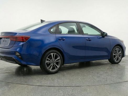 Used 2024 Kia Forte LXS FWD image 9