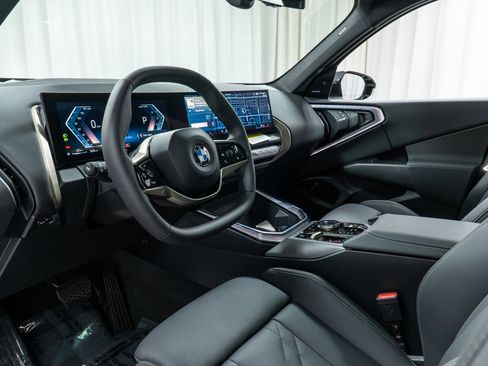 Used 2025 BMW X3 xDrive30i w/ Premium Package image 12