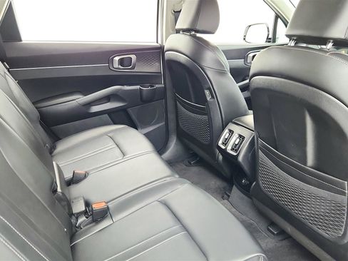 Used 2024 Kia Sorento S AWD/4WD image 36