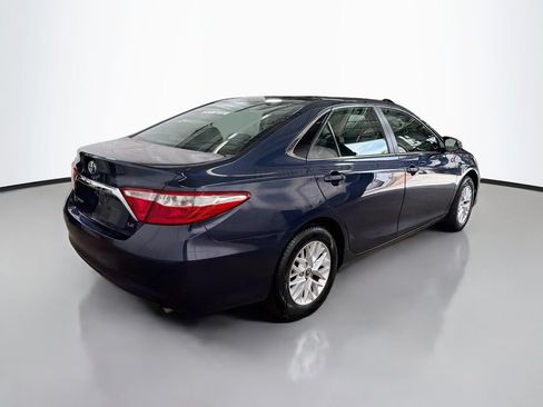Used 2017 Toyota Camry LE FWD image 9