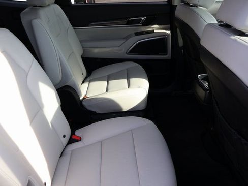 New 2025 Kia Telluride S image 14