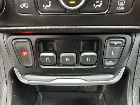 Certified 2020 GMC Terrain SLE w/ Driver Convenience Package image 15