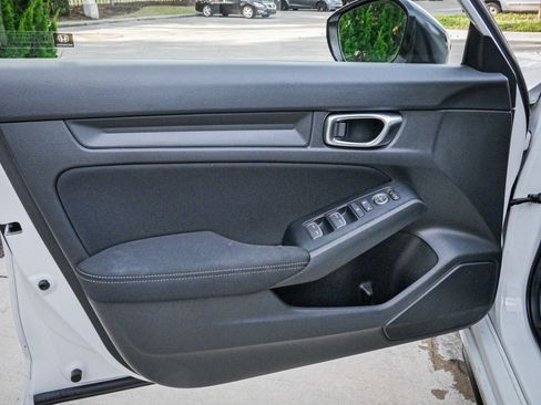 Used 2025 Honda Civic Sport image 14