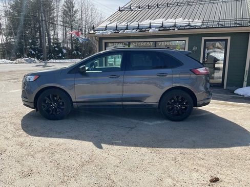 Used 2022 Ford Edge SE w/ Black Appearance Package image 9