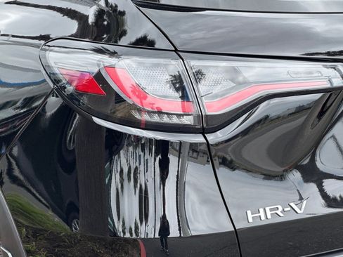 Certified 2025 Honda HR-V LX image 13