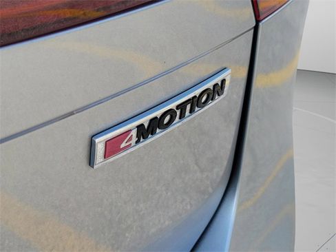 Used 2020 Volkswagen Tiguan SE R-Line image 28