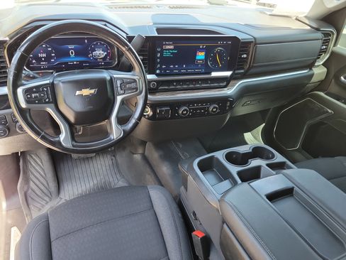 Used 2024 Chevrolet Silverado 2500 LT AWD/4WD image 8