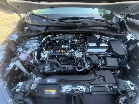 Used 2026 Toyota Corolla Cross XLE FWD image 24