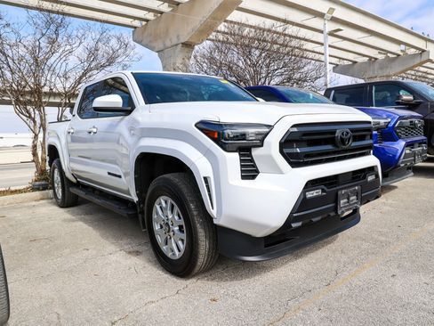 Certified 2024 Toyota Tacoma SR5 image 6