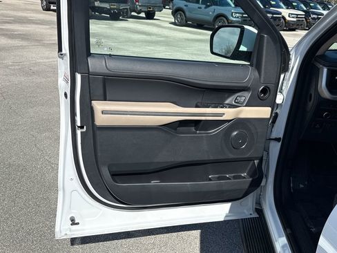 Certified 2024 Ford Expedition Max XLT image 12
