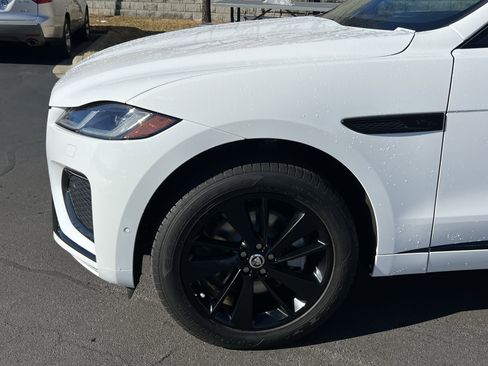 Certified 2025 Jaguar F-PACE R-Dynamic S image 13