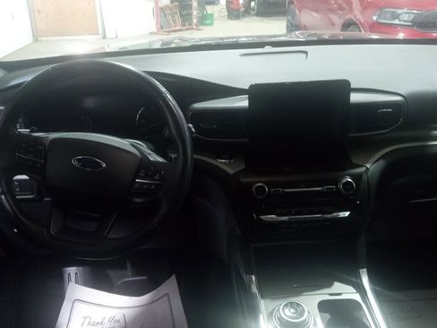 Used 2020 Ford Explorer XLT w/ Equipment Group 202A AWD/4WD image 15