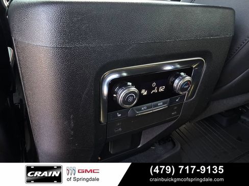 Used 2025 GMC Yukon AT4 AWD/4WD image 27
