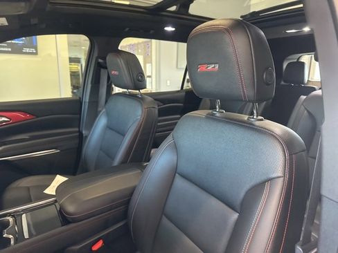Used 2024 Chevrolet Traverse Z71 image 14