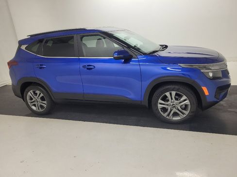 Used 2023 Kia Seltos S FWD image 11