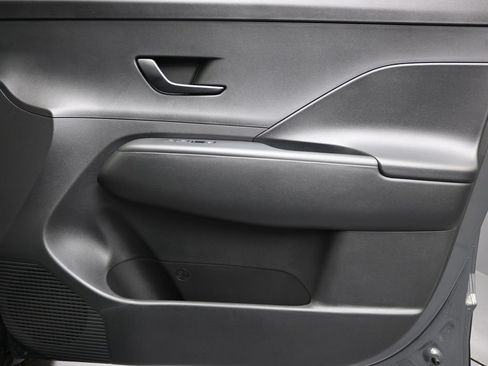 Certified 2025 Hyundai Kona SEL AWD/4WD image 11