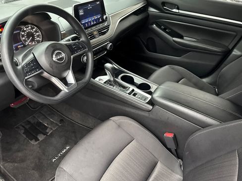 Used 2023 Nissan Altima 2.5 SV image 9
