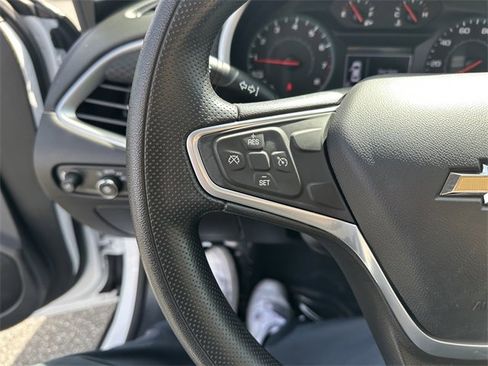 Used 2022 Chevrolet Malibu LT image 28