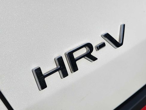 Used 2024 Honda HR-V LX image 11