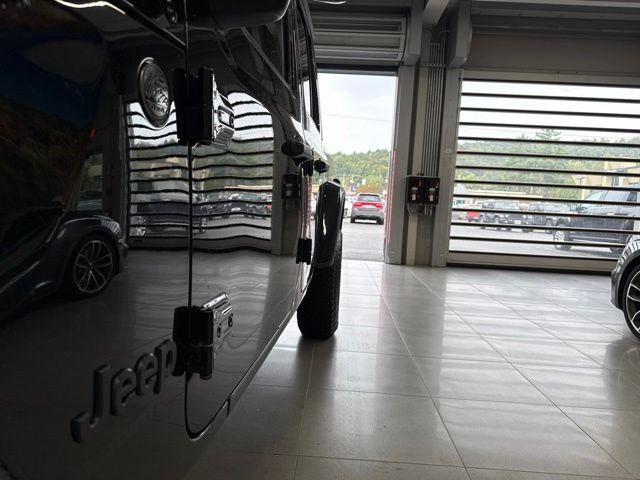 Used 2022 Jeep Gladiator Sport AWD/4WD image 15
