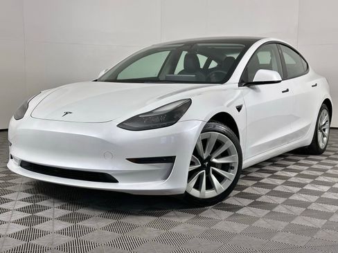 Used 2023 Tesla Model 3 Standard Range image 39