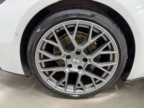 Used 2025 Porsche 911 Carrera image 7