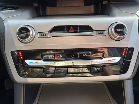 Used 2023 Ford Explorer XLT w/ Equipment Group 202A image 32