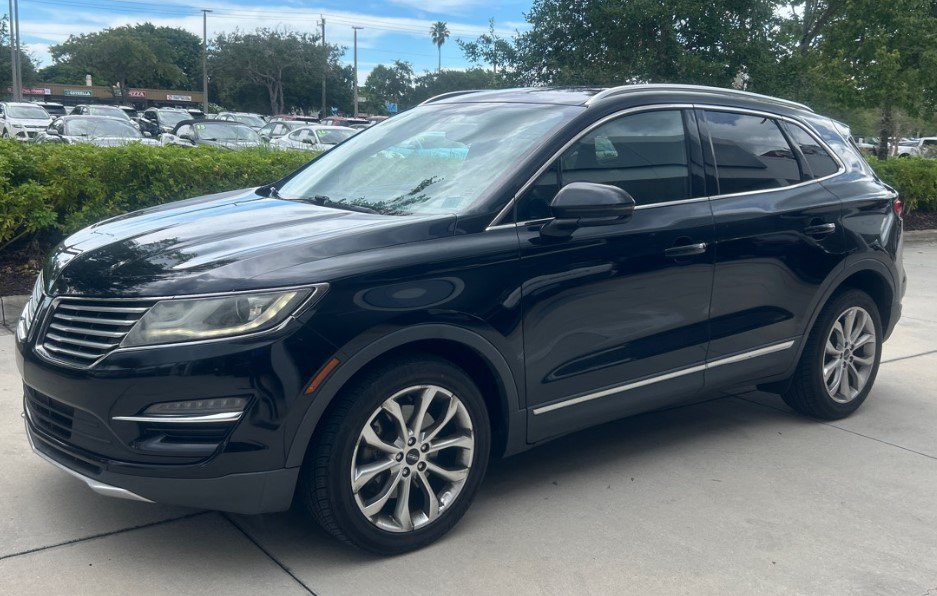 Used 2018 Lincoln MKC Select w/ Select Plus Package FWD image 2