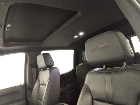 Used 2019 Chevrolet Silverado 1500 High Country image 26