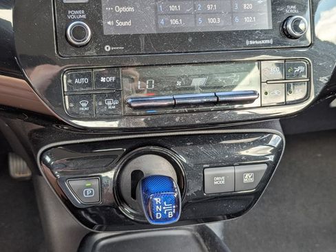 Used 2021 Toyota Prius LE FWD image 8