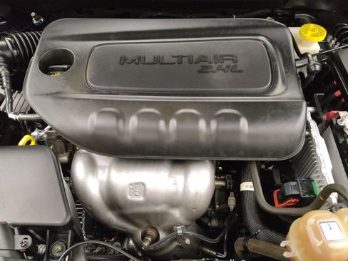 Used 2020 Jeep Cherokee Latitude FWD image 30