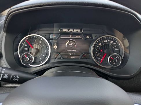 New 2026 RAM 1500 Express AWD/4WD image 26