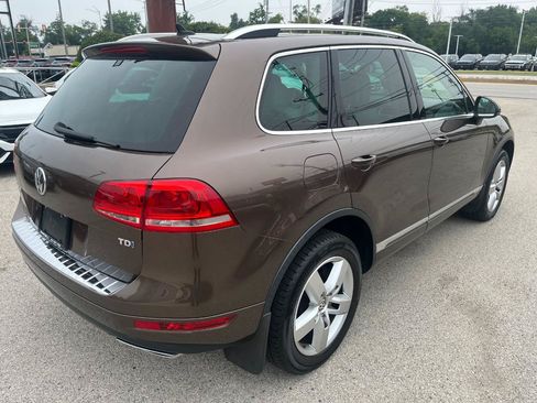 Used 2013 Volkswagen Touareg TDI AWD/4WD image 5