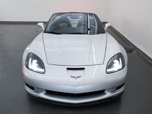 Used 2010 Chevrolet Corvette Grand Sport w/ Preferred Equipment Group RWD image 10
