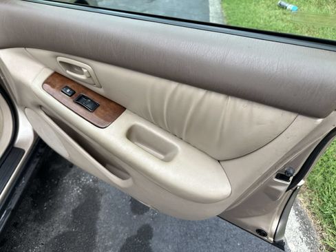 Used 1997 Lexus ES 330 FWD image 26