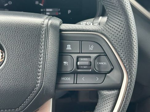 Used 2026 Toyota Tundra Limited AWD/4WD image 45