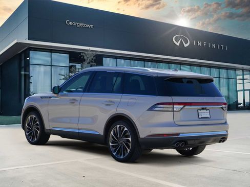 Used 2020 Lincoln Aviator Reserve w/ Equipment Group 202A image 5