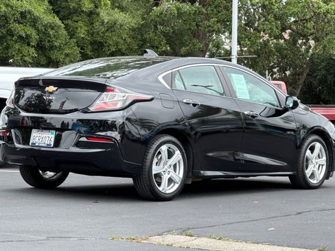 Used 2018 Chevrolet Volt LT image 3