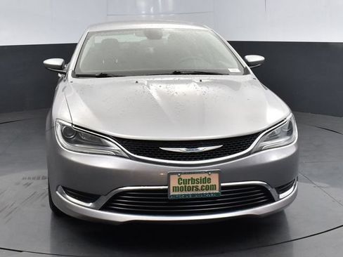 Used 2016 Chrysler 200 Limited FWD image 4