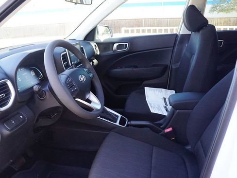 New 2026 Hyundai Venue SE image 18