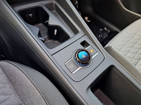 New 2026 Volkswagen Tiguan S image 8